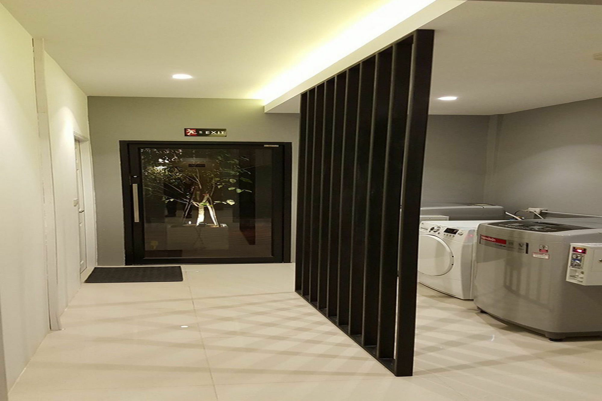 Ploen Place Residence Pattaya Buitenkant foto